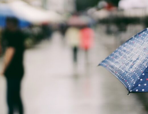 guarda-chuvas coloridos